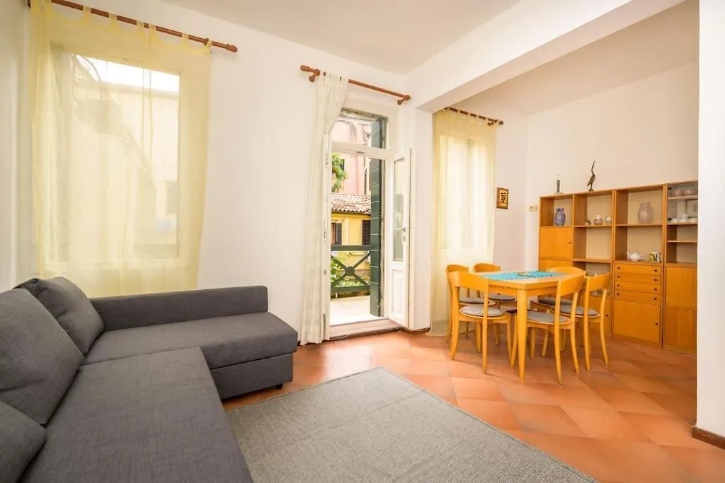 Borgo Canal View Venice Apartment