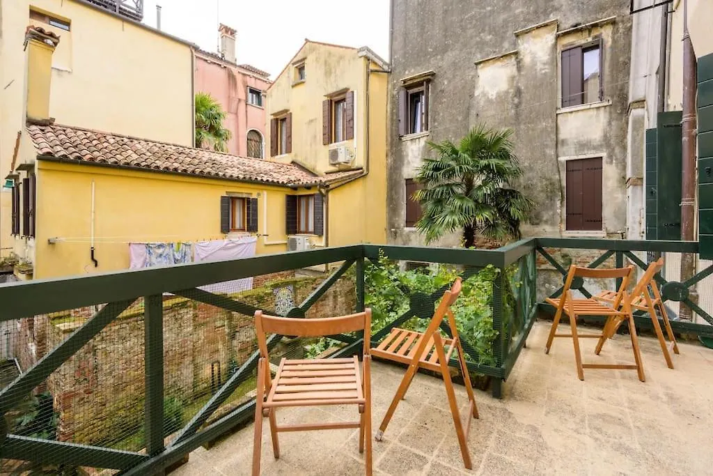 Appartamento Borgo Canal View Venezia Italia